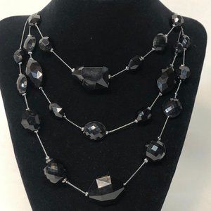 Stunning chunky black faceted statement necklace!